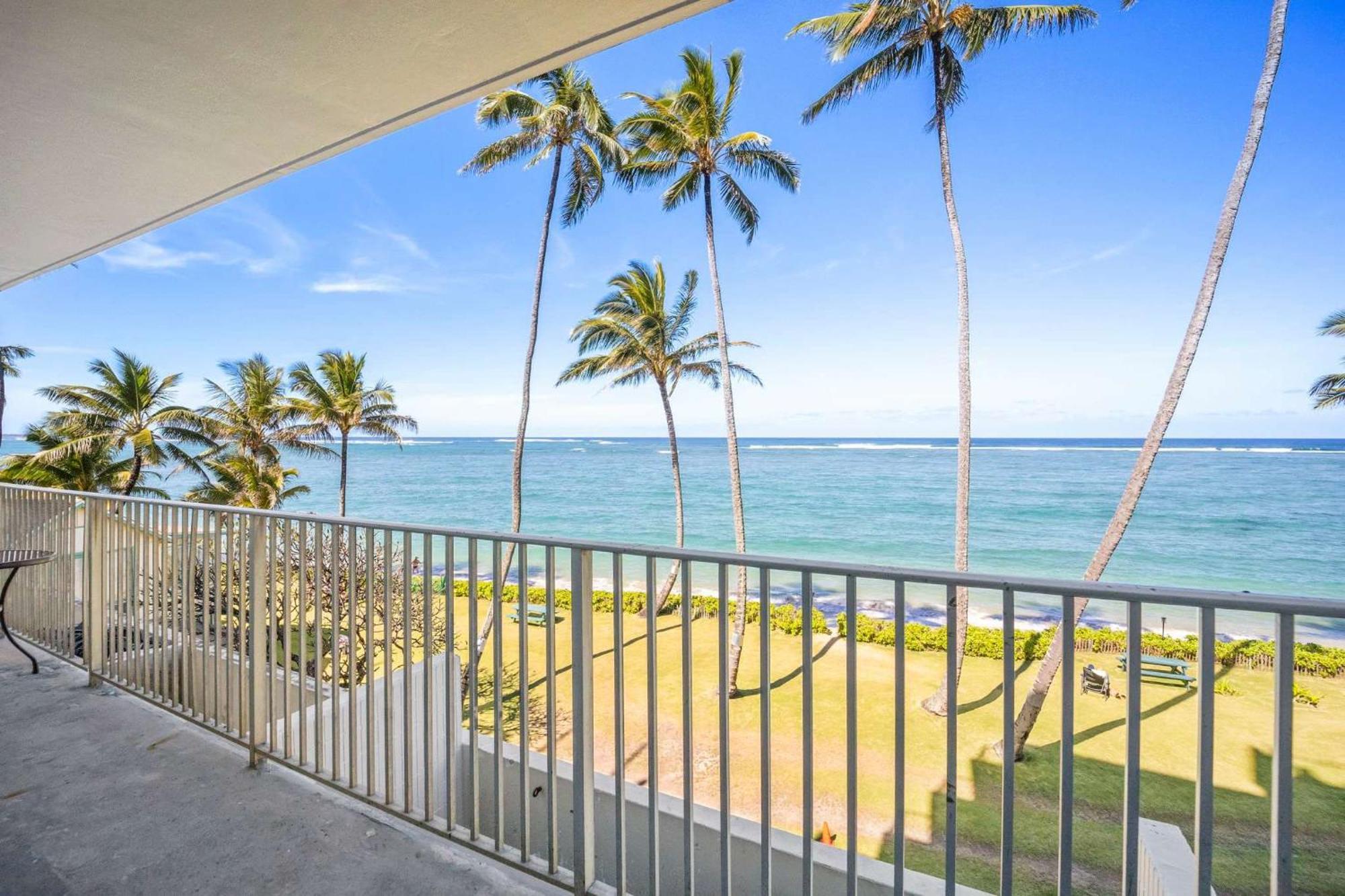 Beautiful Beachfront Condo Laie Dış mekan fotoğraf